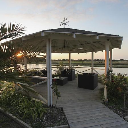 Martin Fields Beach Retreat Бъселтън Екстериор снимка